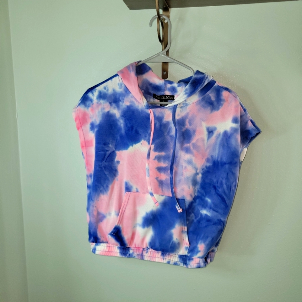 Cropped sleeveless hoodie